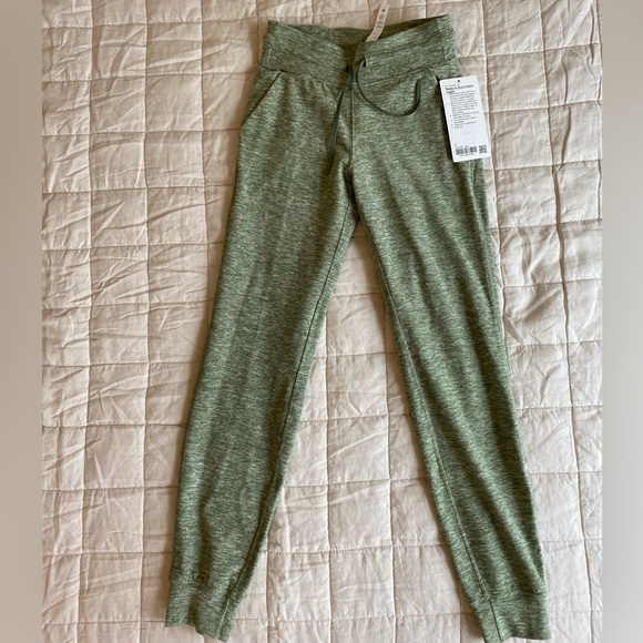 Ready to Rulu Joggers - Picture 6 of 6